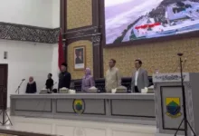 SIDANG PARIPURNA. Jajaran pimpinan DPRD Kabupaten Cianjur bersama Bupati Cianjur berdiri saat menghadiri Rapat Paripurna di Ruang Rapat Paripurna, Gedung DPRD Kabupaten Cianjur, Kamis (27/11/2025).