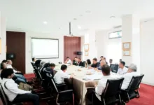 Rapat klarifikasi status fasilitas sosial dan fasilitas umum (fasos-fasum) Hotel Kemuning di kawasan Perumahan Green Hill, Desa Ciherang, Kecamatan Pacet, Cianjur.