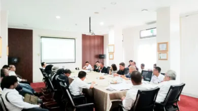 Rapat klarifikasi status fasilitas sosial dan fasilitas umum (fasos-fasum) Hotel Kemuning di kawasan Perumahan Green Hill, Desa Ciherang, Kecamatan Pacet, Cianjur.