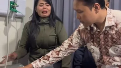 Bupati Cianjur, dr. Mohammad Wahyu Ferdian, meninjau langsung para siswa yang dirawat akibat dugaan keracunan massal usai diduga menyantap Makan Bergizi Gratis (MBG) di Kecamatan Cikalongkulon, Selasa malam (27/1/2026). Bupati memastikan seluruh korban mendapatkan penanganan maksimal dan biaya pengobatan gratis. Foto: Istimewa