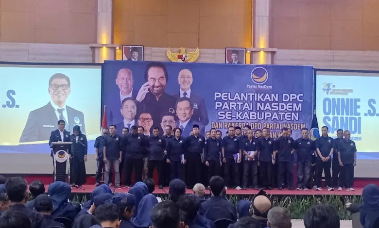 Pelantikan pengurus DPC Partai NasDem se-Kabupaten Cianjur di Hotel Le Eminence, Jumat (30/1/2025). Wakil Bupati Cianjur Abi Ramzi menegaskan fokus bersinergi dengan Bupati demi pembangunan dan pelayanan masyarakat. (Foto: Fauzi/Cianjurupdate)