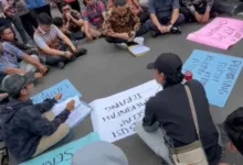 JIM Cianjur melakukan aksi unjuk rasa ke Diskumdagin Cianjur, Kamis (15/1/2026). (Dok/Istimewa)