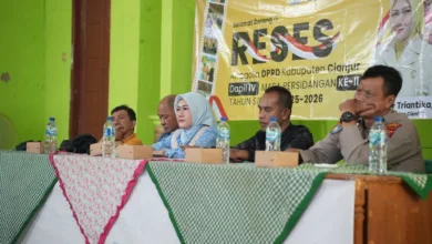 Ketua DPRD Cianjur Metty Triantika Serap Aspirasi Warga Desa Cikidang Bayabang