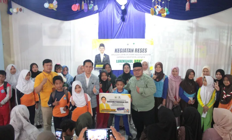 Lukmanul Hakim Gelar Reses di Desa Sindangjaya Cipanas, Beri Bantuan Beasiswa Aspirasi ke 208 Siswa SD