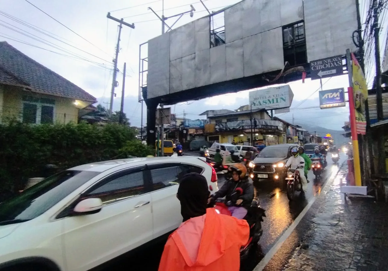 Tradisi Papajar Jelang Ramadan, Jalur Cipanas Cianjur Dipadati Kendaraan