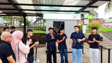 Grand Opening Photo Kita di Komplek Kopi Nako Cianjur, layanan photo booth modern 24 jam dengan hasil cetak instan dan promo voucher Rp2.000, Minggu (1/3/2026). Foto: Rendi Irawan/ Cianjur Update