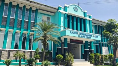 Kantor Kementerian Haji Kabupaten Cianjur mengimbau seluruh biro travel menunda sementara keberangkatan umroh menyusul eskalasi konflik Iran-Israel dan meningkatnya ketegangan di Timur Tengah, Rabu (4/3/2026). Foto: Istimewa