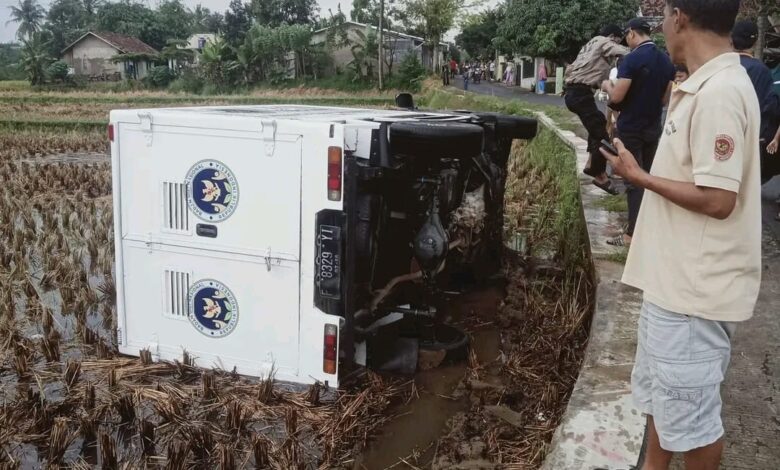 Ngebut di Jalan, Mobil Operasional MBG Rawabango Nyungsep, Warga: Melaju Cukup Kencang