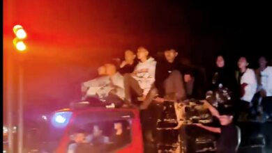 Belasan rombongan pawai bedug di Cianjur terpaksa putar balik usai dicegat petugas, karena melanggar larangan konvoi kendaraan saat malam takbiran. Foto: Istimewa