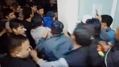 Pelaku penggelapan motor modus COD diamankan warga di Desa Galudra, Cugenang, setelah kabur saat test drive dan terjebak di jalan buntu. Foto: Istimewa