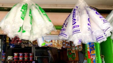 Harga plastik di Pasar Induk Cianjur melonjak hingga dua kali lipat akibat dampak konflik Timur Tengah. Foto: Istimewa