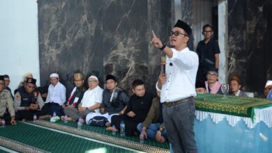 Pengajian Rutin Tiap Selasa, DKMB Miftahussa’adah Cibeber Spesial Undang Ustadz Evie Effendi