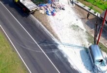 Kecelakaan lalu lintas melibatkan truk, mobil, dan sepeda motor terjadi di Jalur Alternatif Jonggol, Kampung Jenet, Desa Mekargalih, Kecamatan Cikalongkulon, Kabupaten Cianjur, Rabu (13/5/2026). Foto: Facebook Ridwan N