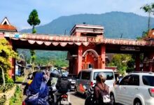 Gerbang retribusi Kawasan Wisata Cibodas. Foto: Istimewa