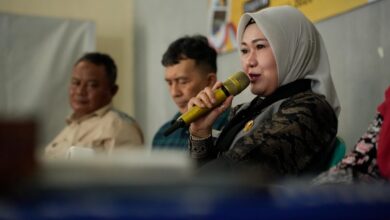 Ketua DPRD Cianjur Siap Bangun Puskesmas dan Belikan Laptop Guru PAUD Saat Reses di Cikondang