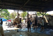 Kondisi bangunan bengkel dan rumah tinggal di Kampung Cangklek, Desa Sukamanah, Kecamatan Cugenang, Kabupaten Cianjur, yang hangus terbakar pada Minggu (24/5/2026). Foto: Reza/Cianjurupdate