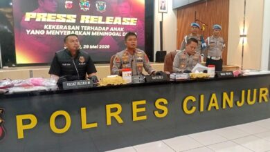 Kapolres Cianjur AKBP A. Alexander Yurikho Hadi saat konferensi pers pengungkapan kasus dugaan pembunuhan dan kekerasan seksual terhadap remaja perempuan di Cikalongkulon, Kabupaten Cianjur, Jumat (29/5/2026). Foto: Fauzi/CianjurUpdate