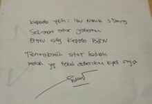 Surat tulisan tangan yang diunggah mantan Wakil Kepala Badan Gizi Nasional (BGN) Sony Sonjaya usai ditetapkan sebagai tersangka dugaan korupsi tata kelola Program Makan Bergizi Gratis (MBG). Foto: IG @sonysonjayabd