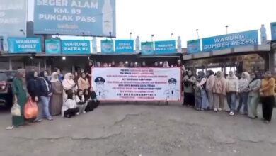 Kelompok pedagang meminta agar meninjau kembali penertiban Rest Area Seger Alam Puncak. Foto: Istimewa