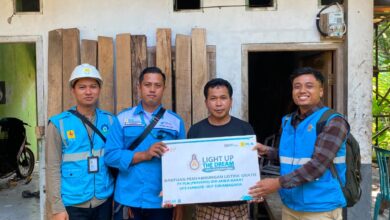 PLN UP3 Cianjur bersama ULP Sukanagara menghadirkan akses listrik baru melalui program Light Up The Dream di Pesantren Nurul Hikmah, Kampung Sumur, Desa Cilongsong, Kecamatan Sukanagara. Foto: Istimewa