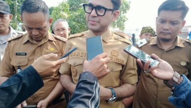 Wakil Bupati Cianjur Abi Ramzi memberikan keterangan kepada awak media dengan didampingi Camat Cugenang serta Kepala Desa Sukamanah, Kecamatan Cugenang, Kabupaten Cianjur. Foto: Fauzi/Cianjurupdate