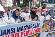 Massa Pendukung MBG Datangi Gedung DPRD Cianjur, Klaim Jadi Program Pro Rakyat